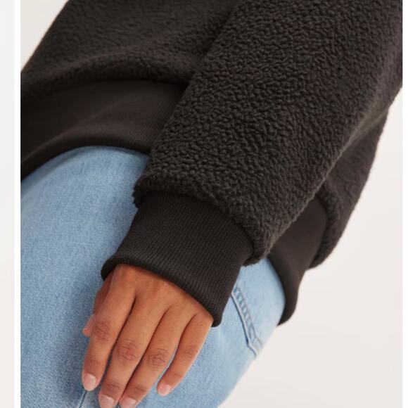 Everlane The ReNew Fleece Oversized Crew Black Small NWT Teddy Sweatshirt - Picture 15 of 16